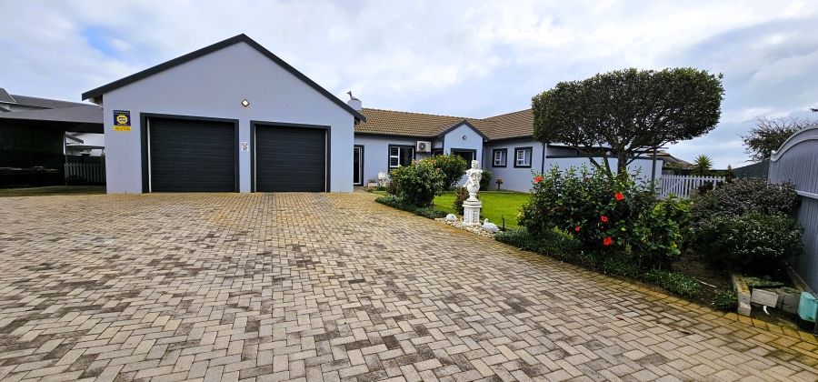 4 Bedroom Property for Sale in Country Club Western Cape